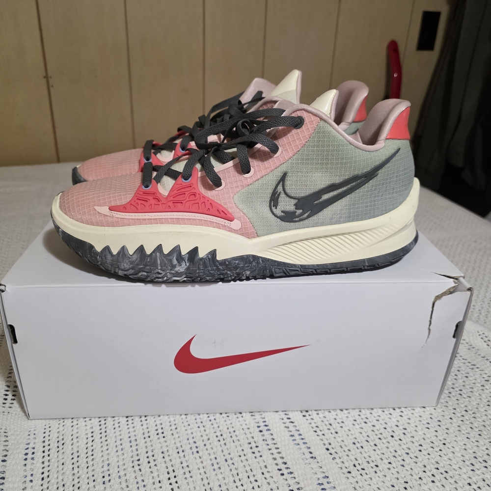 Men's 15: Nike Kyrie Low 4 Pale Coral